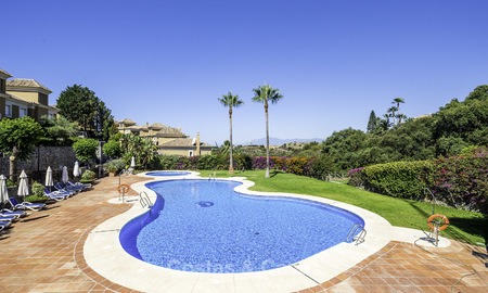 Recently renovated semi-detached house with spectacular views for sale, frontline golf, East Marbella 14694