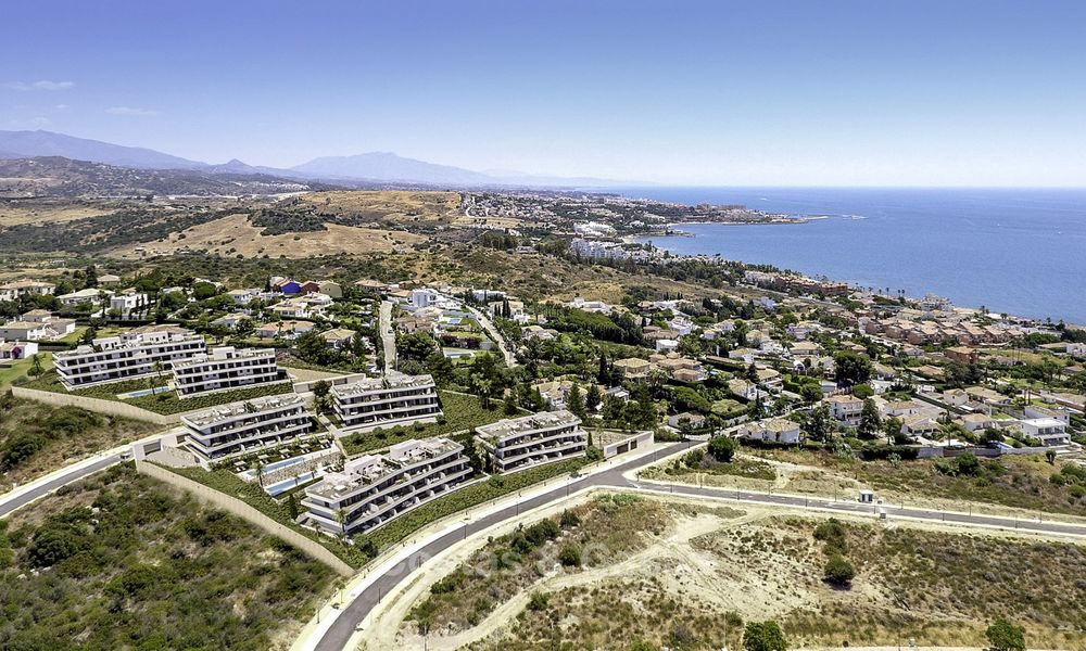 Elegant new modern apartments and penthouses with stunning sea views for sale, walking distance to the beach in Estepona 14995