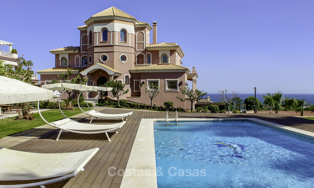 Majestic Andalusian luxury villa for sale on a large plot in an exclusive golf resort, with breath taking sea views in Benahavis - Marbella 15029