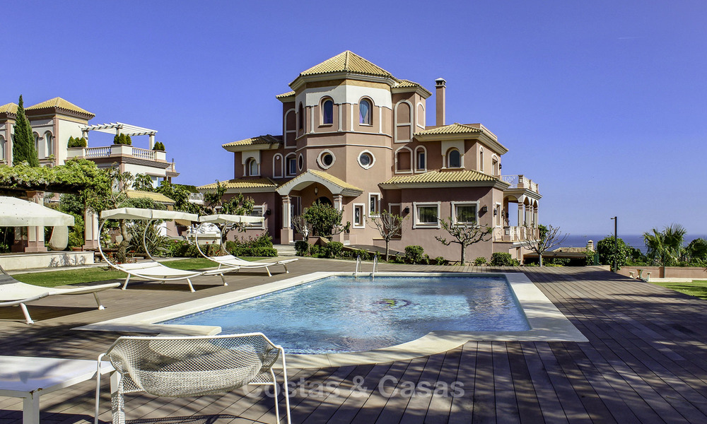Majestic Andalusian luxury villa for sale on a large plot in an exclusive golf resort, with breath taking sea views in Benahavis - Marbella 15030