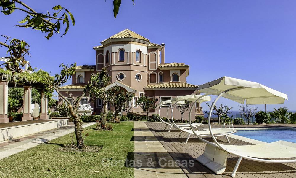 Majestic Andalusian luxury villa for sale on a large plot in an exclusive golf resort, with breath taking sea views in Benahavis - Marbella 15031