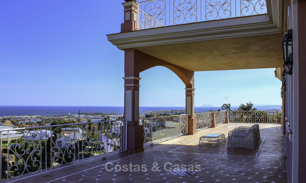 Majestic Andalusian luxury villa for sale on a large plot in an exclusive golf resort, with breath taking sea views in Benahavis - Marbella 15045
