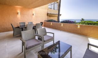 Spacious, fully renovated beachfront townhouse for sale in Estepona. Direct access to the beach and the beach promenade via the communal gardens. 15151 