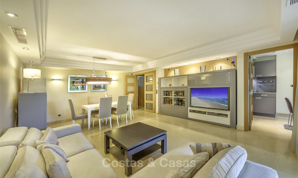 Very spacious modern luxury apartment for sale in a prestigious urbanisation on the Golden Mile, Marbella 15257