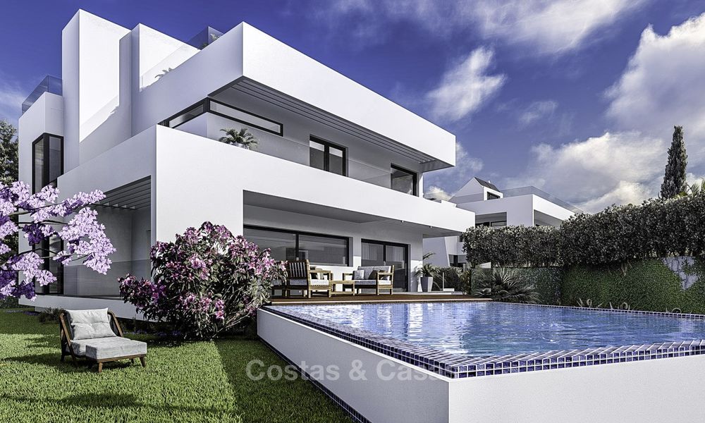 New minimalist luxury villas for sale, walking distance to the beach, leisure port, amenities in Benalmadena 15273