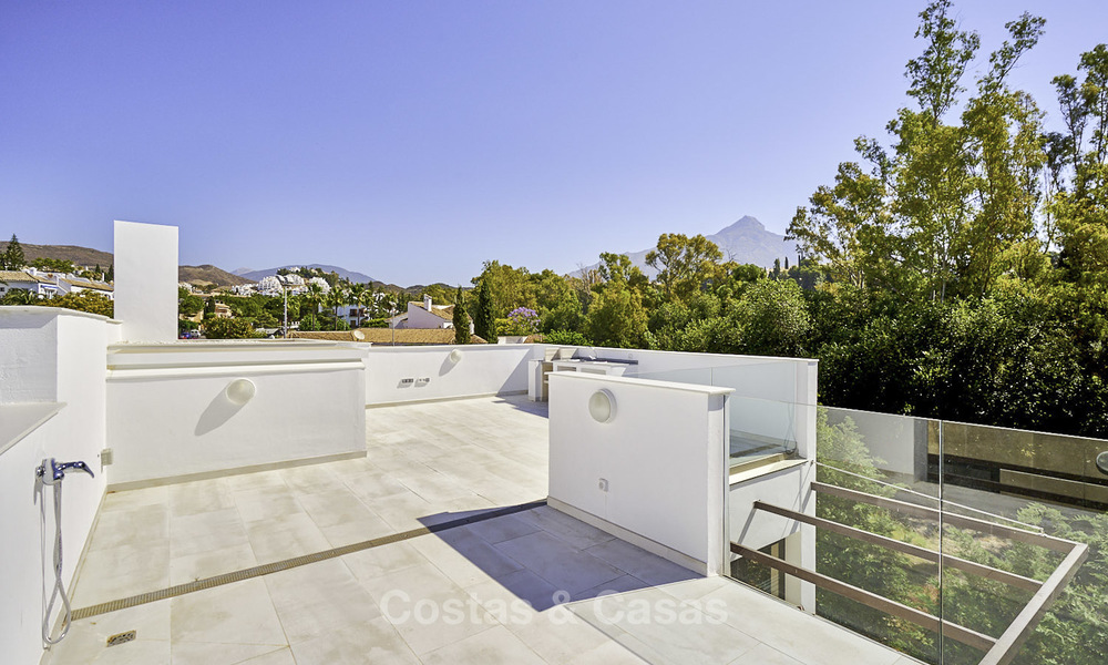 Move-in ready. Elegant and luxurious new contemporary townhouses for sale in Nueva Andalucia, Marbella 16797