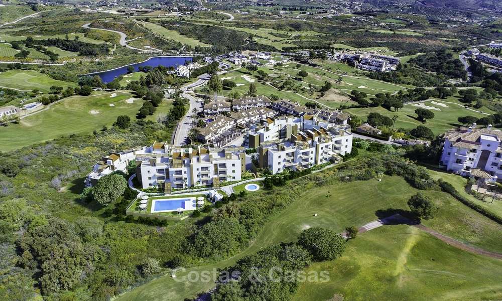 Modern luxury apartments and penthouses for sale in an esteemed golf resort in Mijas, Costa del Sol. Last unit! 16655