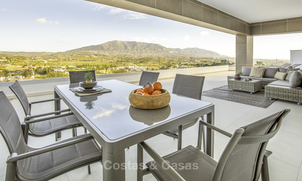 Modern luxury apartments and penthouses for sale in an esteemed golf resort in Mijas, Costa del Sol. Last unit! 16664