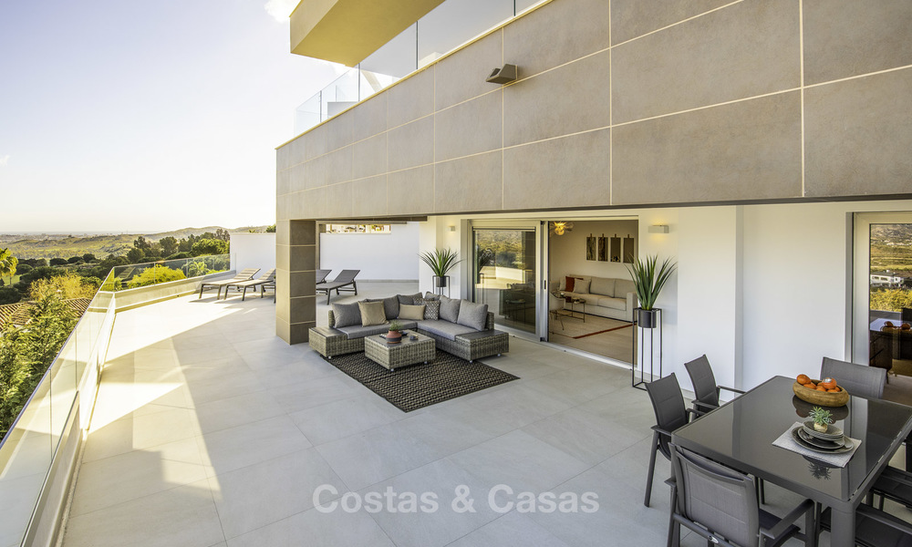Modern luxury apartments and penthouses for sale in an esteemed golf resort in Mijas, Costa del Sol. Last unit! 16666