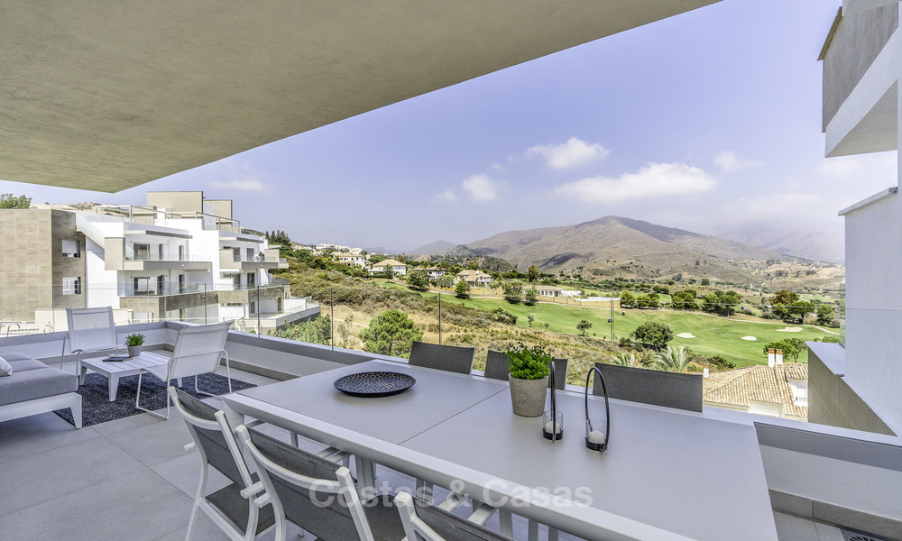 Modern luxury apartments and penthouses for sale in an esteemed golf resort in Mijas, Costa del Sol. Last unit! 16689