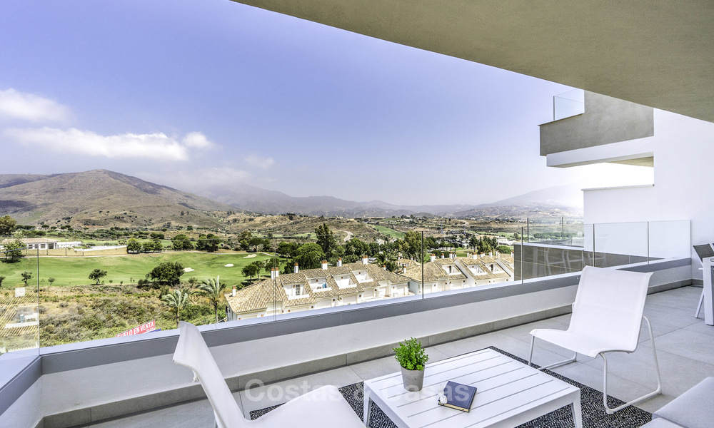 Modern luxury apartments and penthouses for sale in an esteemed golf resort in Mijas, Costa del Sol. Last unit! 16690
