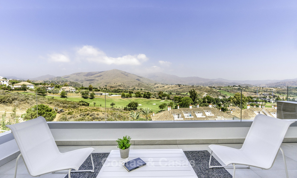 Modern luxury apartments and penthouses for sale in an esteemed golf resort in Mijas, Costa del Sol. Last unit! 16691