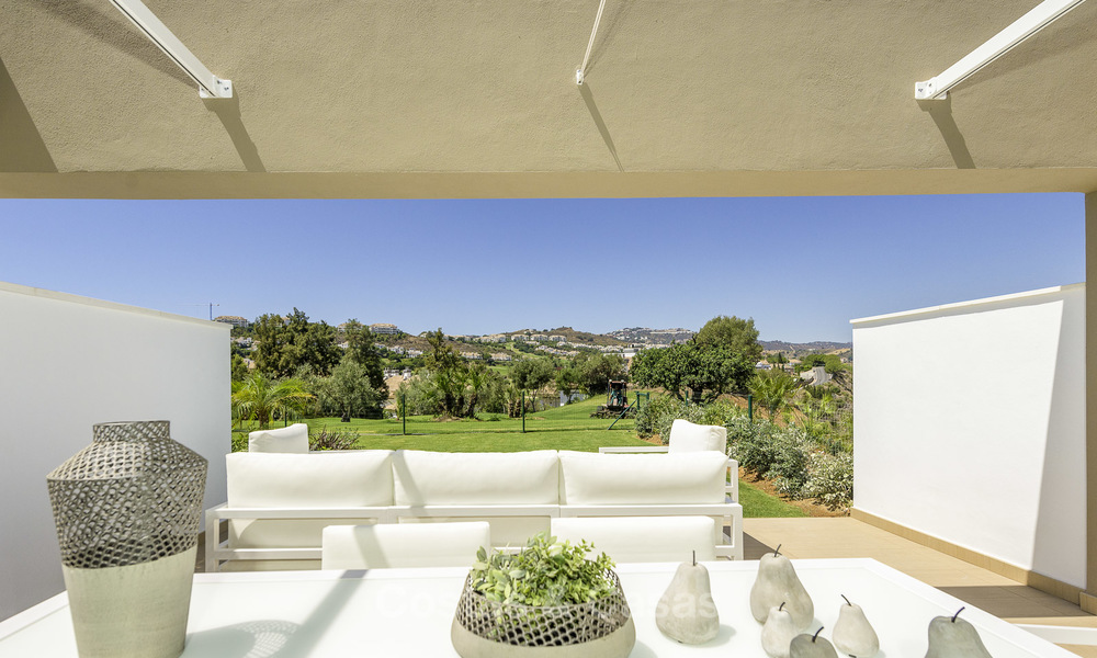 New, move-in ready, modern townhouses for sale on an acclaimed golf resort in Mijas, Costa del Sol. 10% discount! 15658