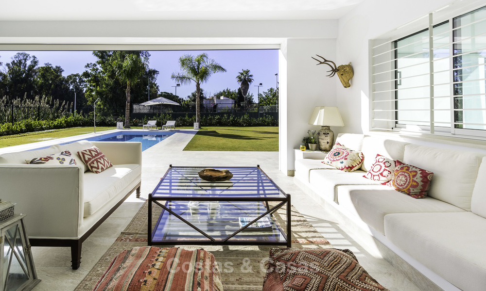 Newly built beach side luxury villa in contemporary style for sale, move-in ready, Marbella - Estepona 16600
