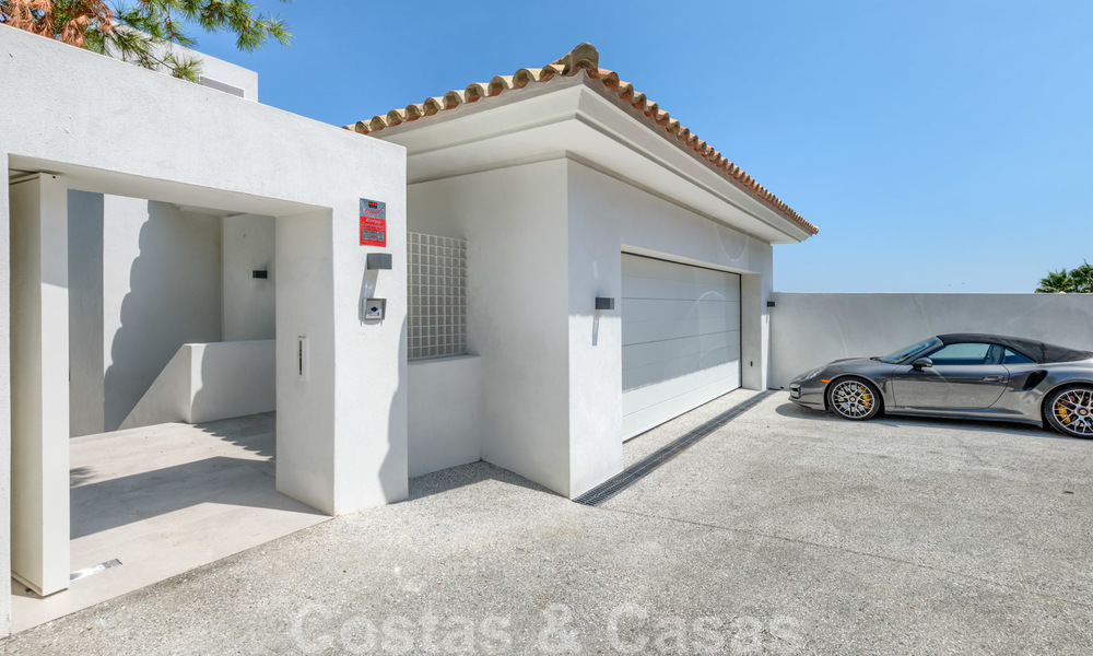 Beautiful contemporary luxury villa with sea and mountain views for sale, Benahavis - Marbella 28053