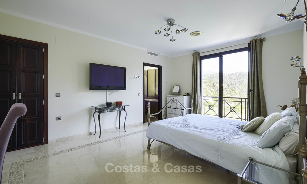 Charming rustic-modern luxury villa for sale with fantastic views in a gorgeous country estate, Benahavis - Marbella 16124
