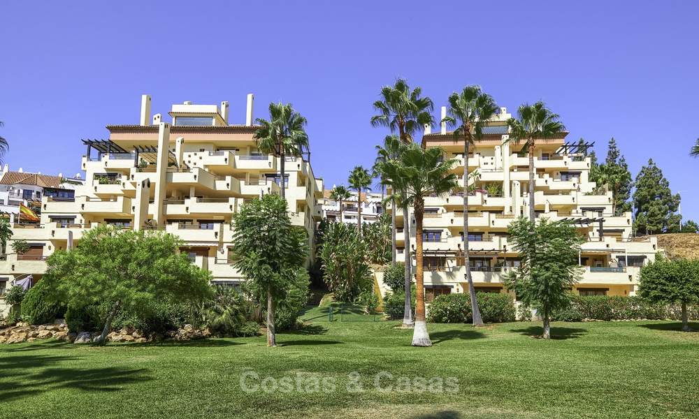Rare, very spacious 5-bed penthouse apartmentwith sea and mountain views for sale on the Golden Mile in Marbella 16577