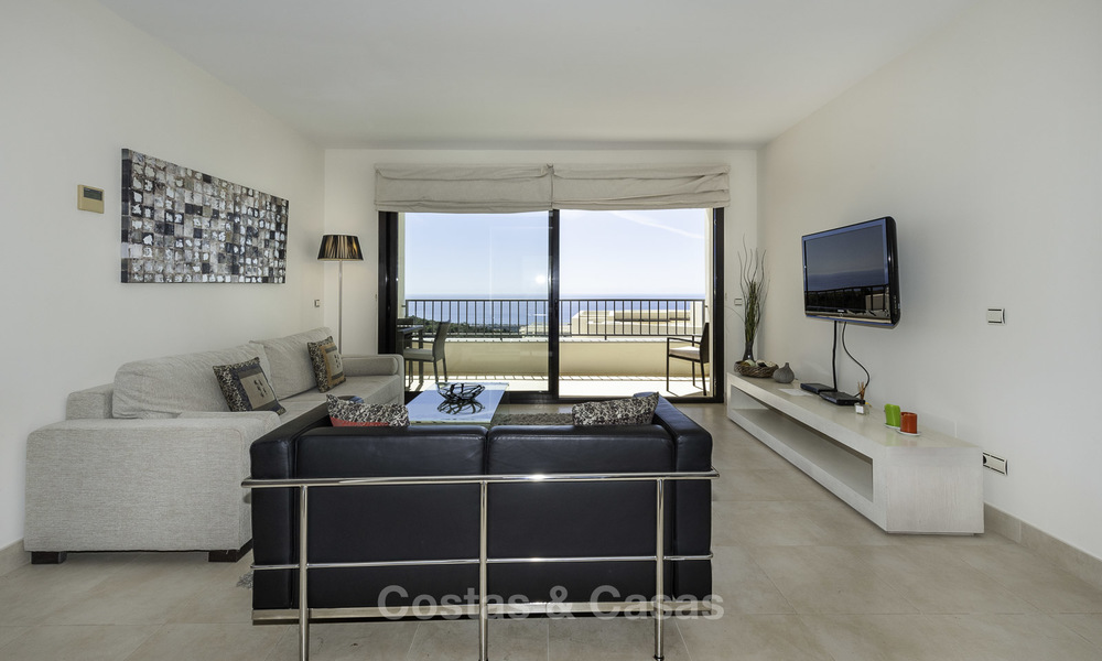 Move-in ready modern 3-bed apartment with spectacular sea and mountain views for sale in Marbella 16841