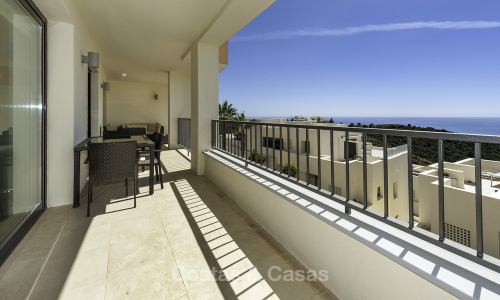 Move-in ready modern 3-bed apartment with spectacular sea and mountain views for sale in Marbella 16845