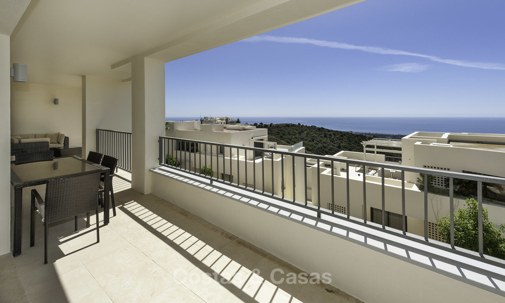 Move-in ready modern 3-bed apartment with spectacular sea and mountain views for sale in Marbella 16846