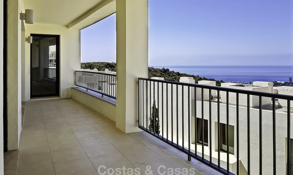 Modern 3-bedroom apartment overlooking the Mediterranean Sea, Marbella and the coastline to the Strait of Gibraltar and Africa 16974