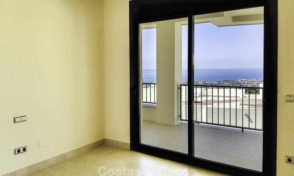 Modern 3-bedroom apartment overlooking the Mediterranean Sea, Marbella and the coastline to the Strait of Gibraltar and Africa 16982