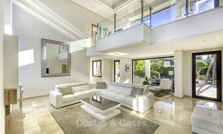 Modern-mediterranean luxury villa with guest quarters for sale, with sea views on the Golden Mile, Marbella 17025 