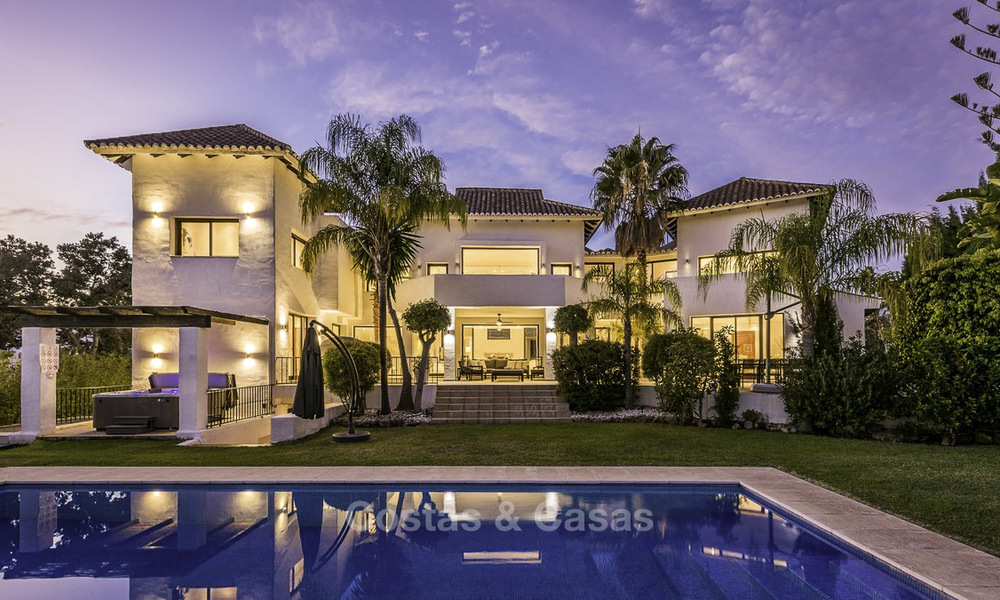 Modern-mediterranean luxury villa with guest quarters for sale, with sea views on the Golden Mile, Marbella 17040