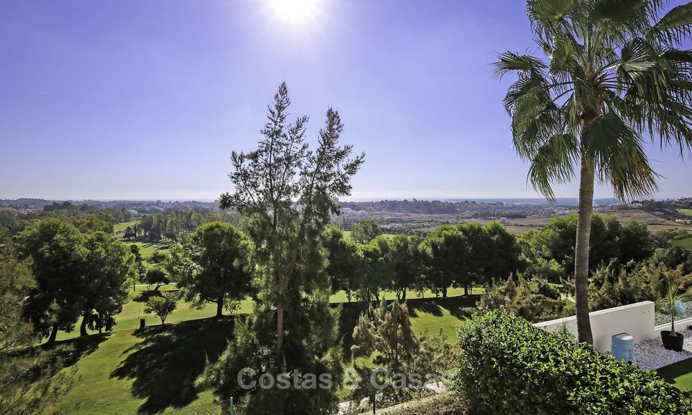 Contemporary villa, with magnificent sea views for sale, frontline golf position in Benahavis - Marbella 17254