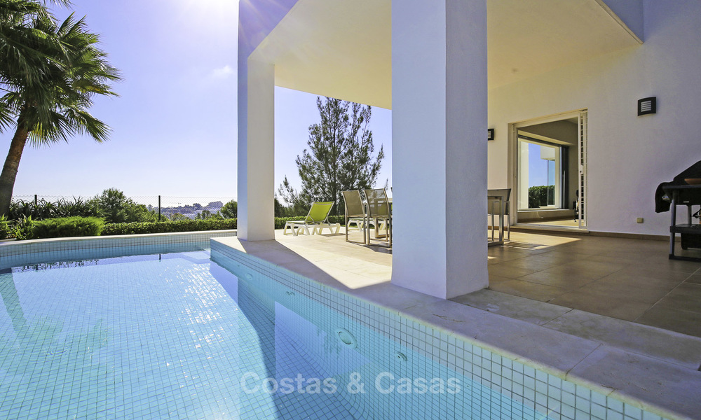 Contemporary villa, with magnificent sea views for sale, frontline golf position in Benahavis - Marbella 17288