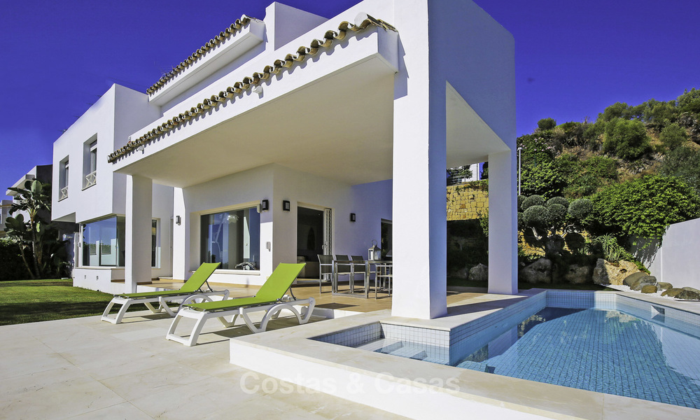 Contemporary villa, with magnificent sea views for sale, frontline golf position in Benahavis - Marbella 17291