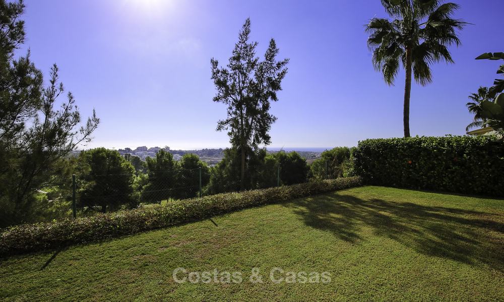 Contemporary villa, with magnificent sea views for sale, frontline golf position in Benahavis - Marbella 17293