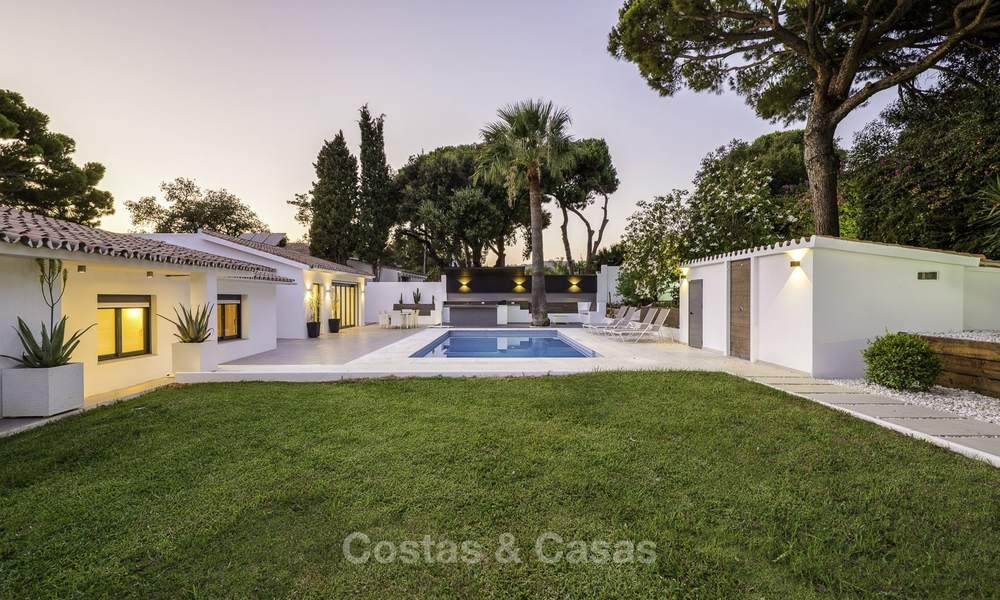 Attractive renovated Mediterranean luxury villa for sale, close to golf, amenities and beach in East Marbella 17342