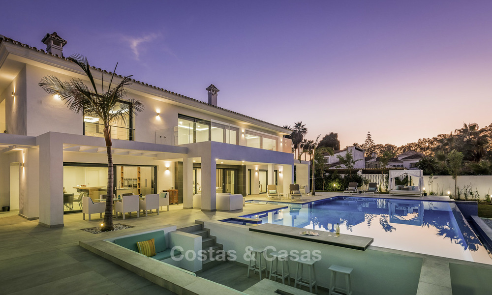 New built modern villa for sale, ready to move into and walking distance to the beach, at the edge of Marbella - Estepona 17644