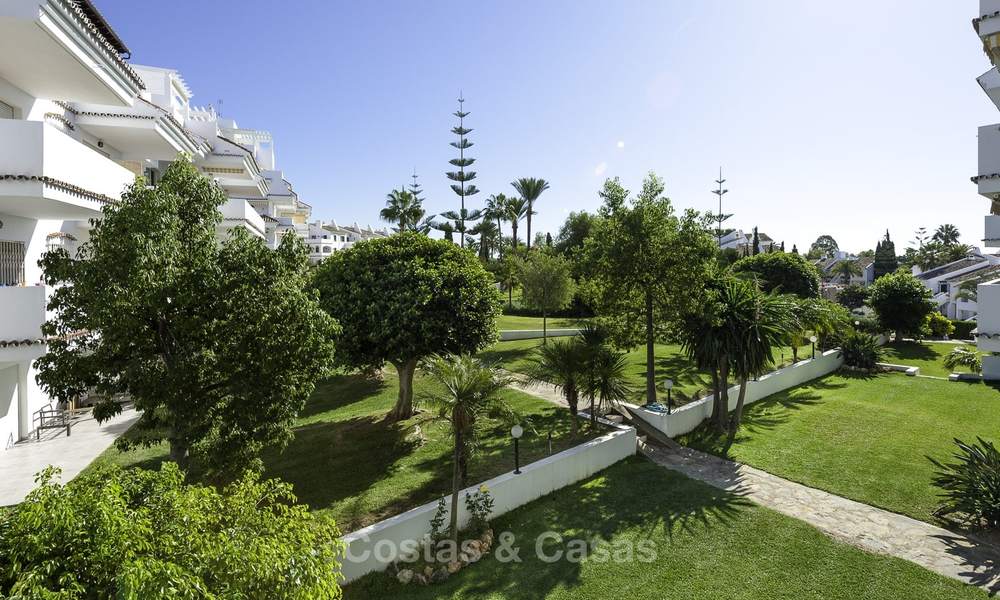 Ready to move in apartment for sale at walking distance from all amenities and Puerto Banus in Nueva Andalucia, Marbella 17907
