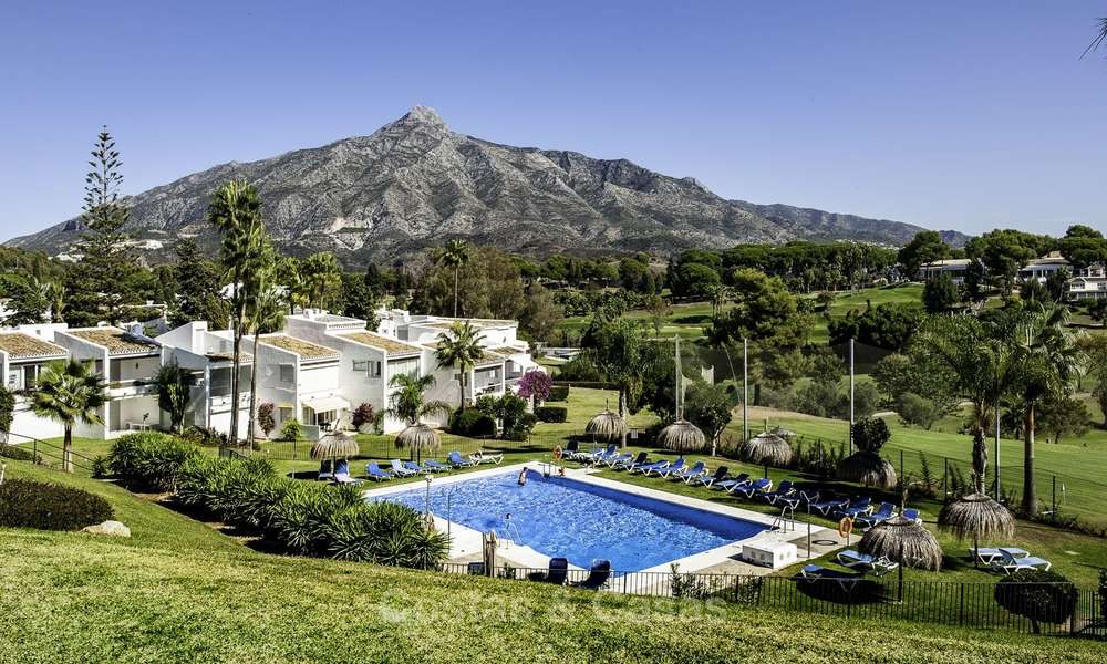 Apartments for sale, with spectacular views, frontline Aloha Golf, in Nueva Andalucia - Marbella 17941