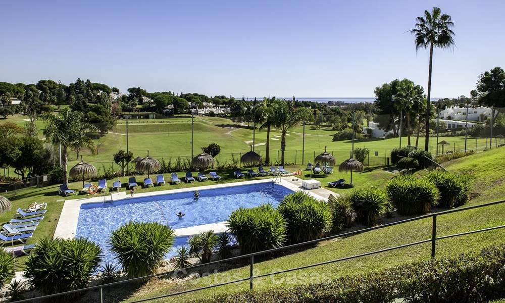 Apartments for sale, with spectacular views, frontline Aloha Golf, in Nueva Andalucia - Marbella 17943
