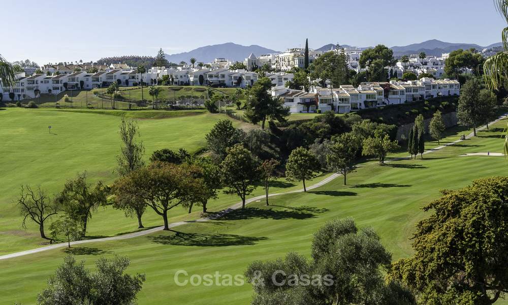 Apartments for sale, with spectacular views, frontline Aloha Golf, in Nueva Andalucia - Marbella 17959