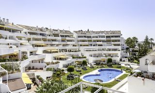 Bright and spacious apartment for sale, walking distance to Puerto Banus, amenities and beach in Nueva Andalucia, Marbella 17977 