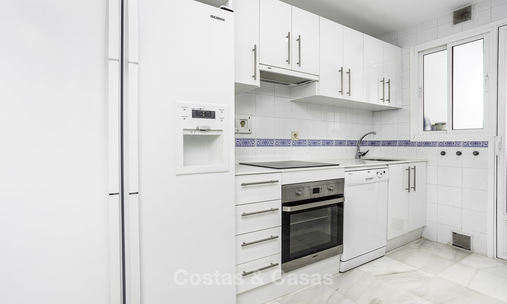 Bright and spacious apartment for sale, walking distance to Puerto Banus, amenities and beach in Nueva Andalucia, Marbella 17982