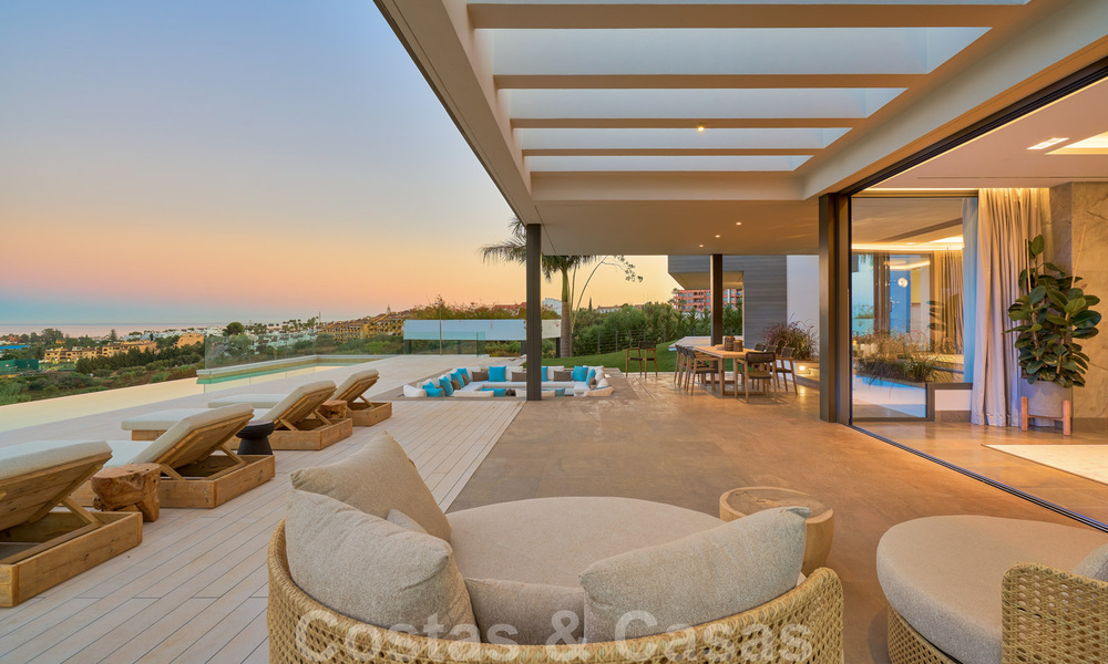 Magnificent uber-luxurious contemporary villa for sale, with amazing sea views and a frontline golf position in Benahavis - Marbella 36719