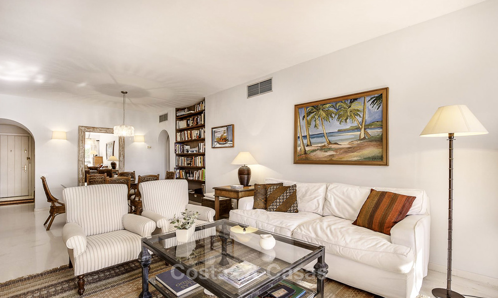 Bright and spacious penthouse for sale in a peaceful urbanisation next to a golf course, Marbella - Estepona 18151