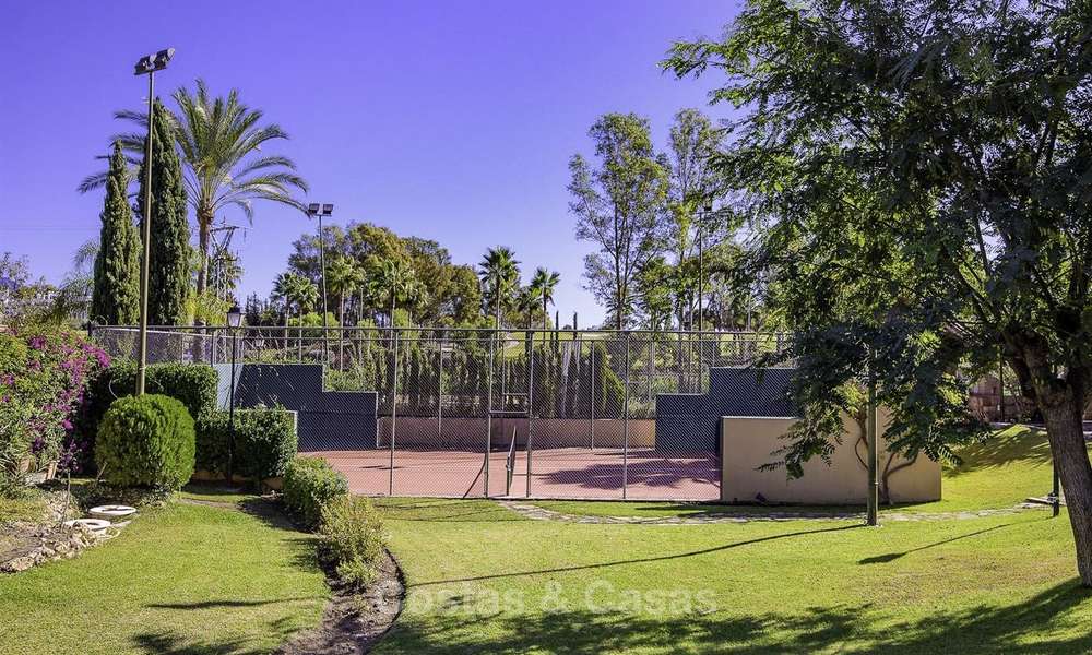 Bright and spacious penthouse for sale in a peaceful urbanisation next to a golf course, Marbella - Estepona 18180