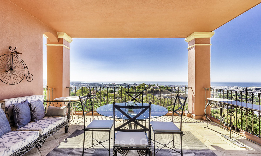 Spacious and cosy apartment with panoramic sea views for sale, Benahavis - Marbella 18357