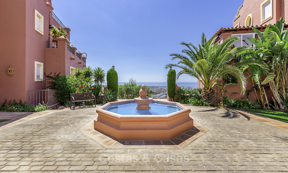 Spacious and cosy apartment with panoramic sea views for sale, Benahavis - Marbella 18366