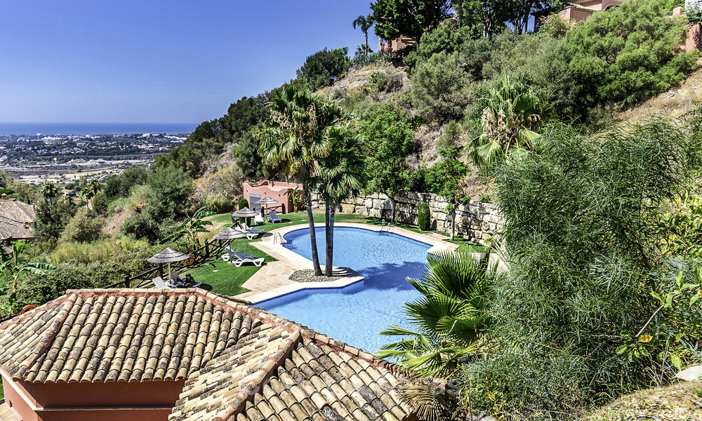 Spacious and cosy apartment with panoramic sea views for sale, Benahavis - Marbella 18367