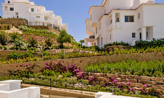 New luxury apartment for sale in a fashionable complex in Nueva Andalucia in Marbella 31970 