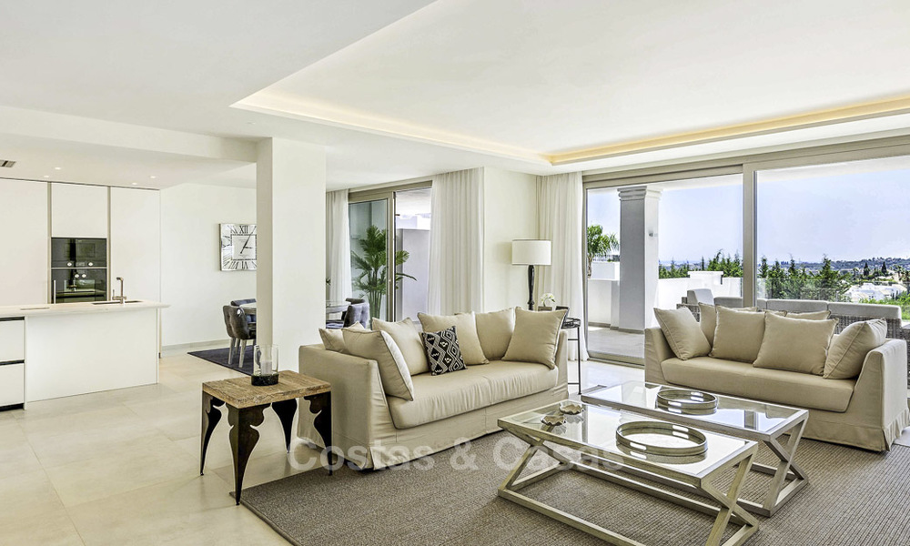 New luxury 4-bedroom apartment for sale in a stylish complex in Nueva Andalucia in Marbella. 18424