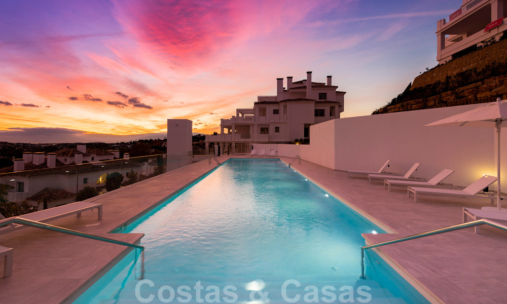 Contemporary luxury apartment for sale in an exclusive complex in Nueva Andalucia - Marbella 31989