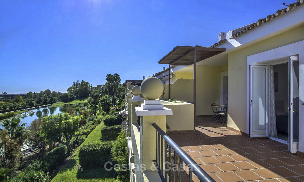 Stylish and bright, recently refurbished penthouse apartment for sale, frontline golf, Benahavis - Marbella 18677